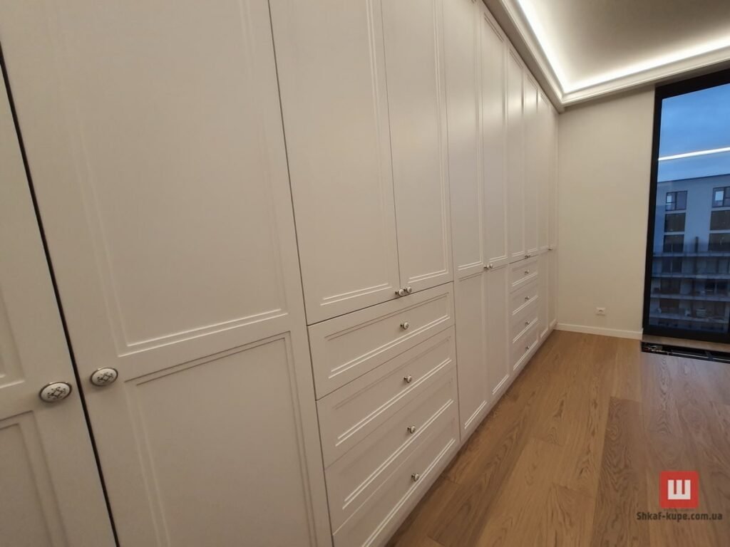 встроенный угловой шкаф под заказ в Киеве