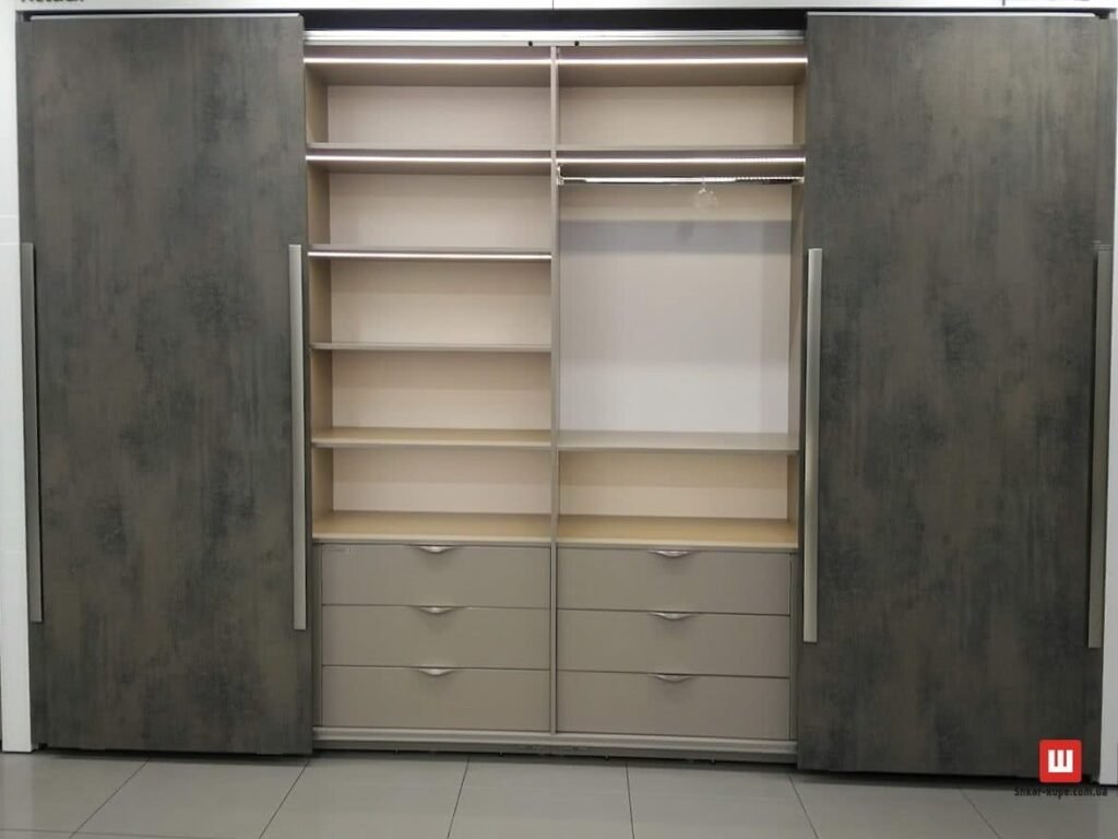 шкаф-купе со скрытой раздвижной системой