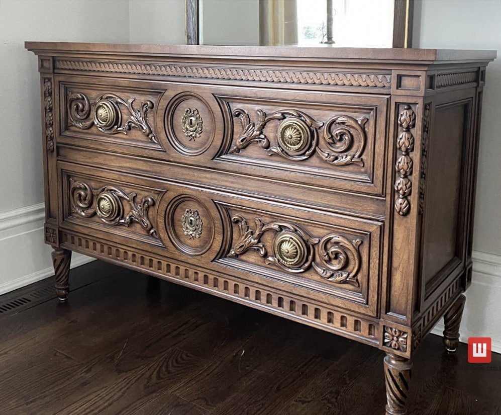 из истории о мебели