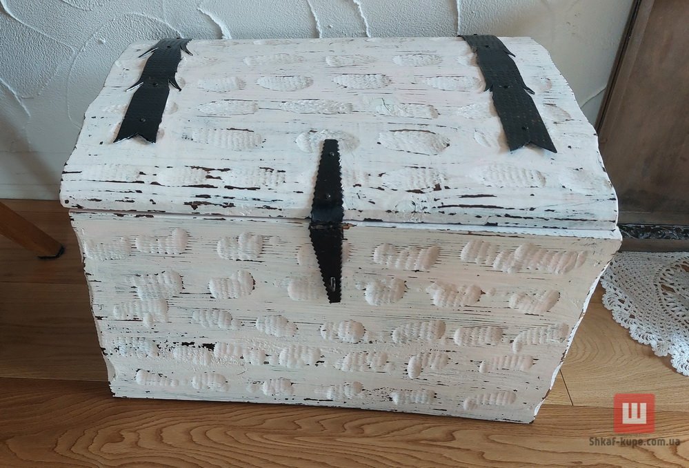 продажа сундука из дерева