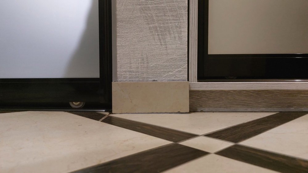 разница между корпусным и встроенным шкафом