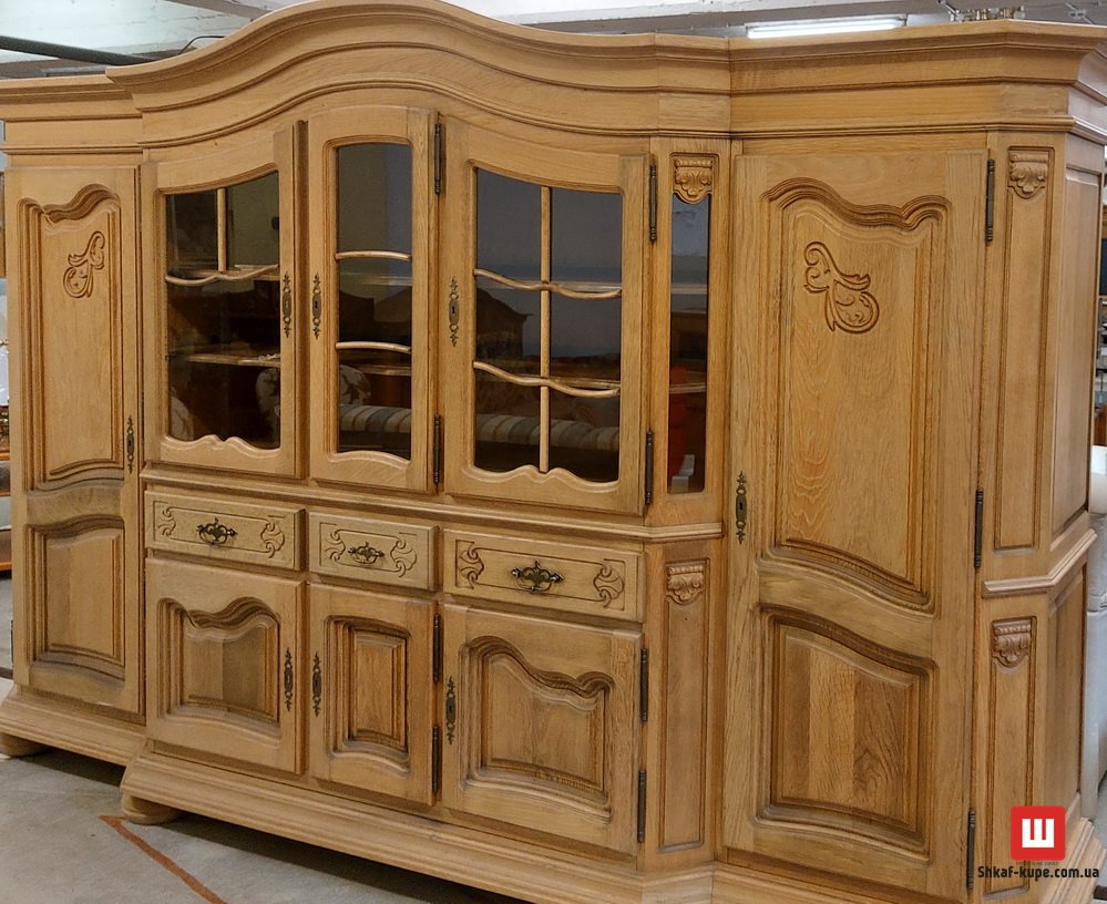 шкаф из дерева под старину