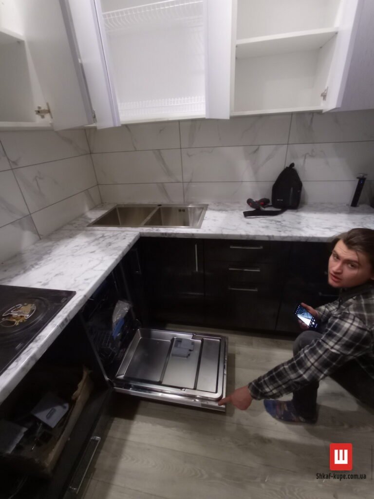 сборка угловой кухни в Киеве