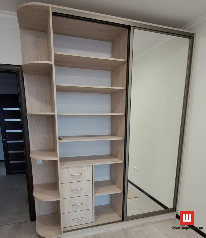 Двухдверный шкаф зеркальный